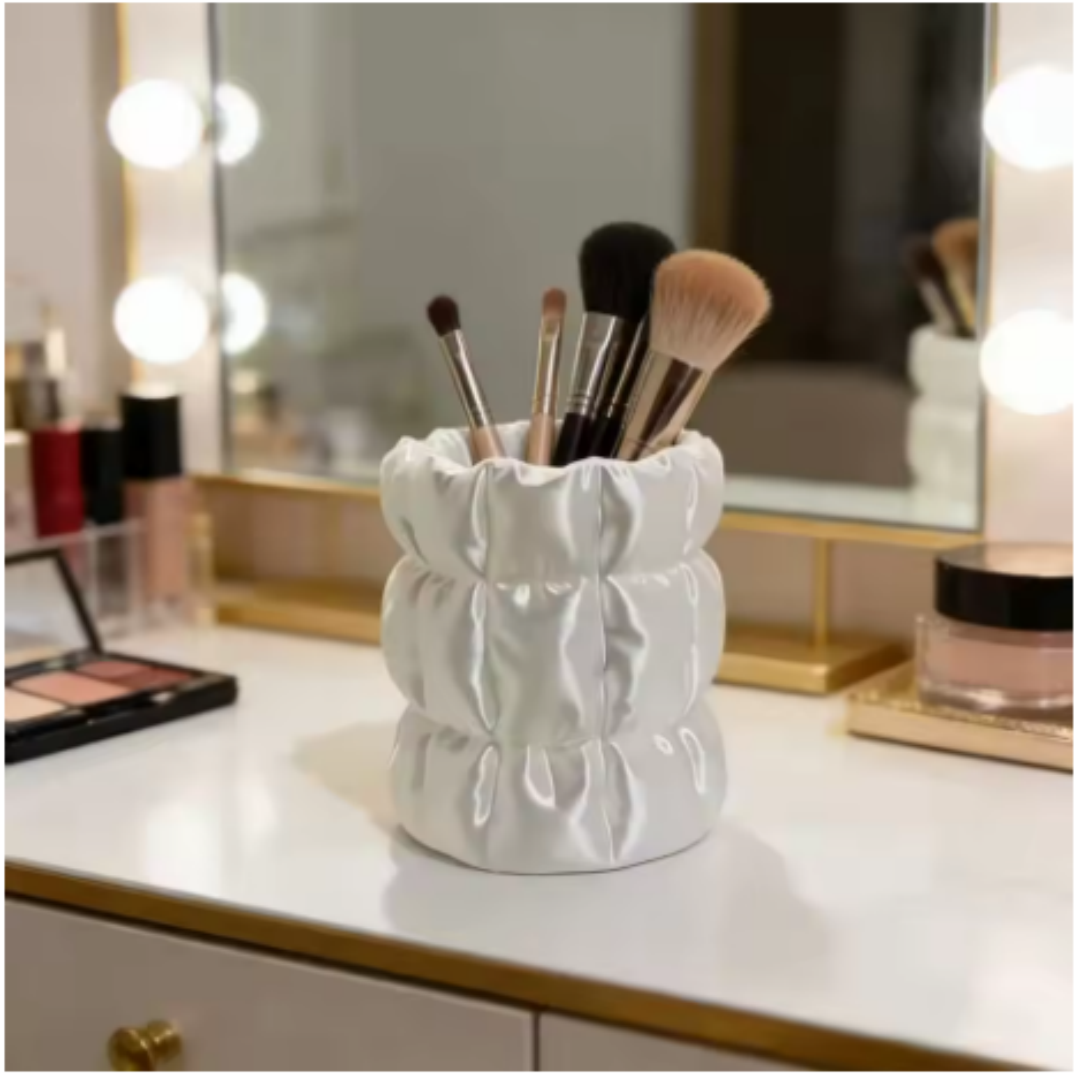 Cloud Ruched Satin Makeup Brus – Luxury Skincare And Makeup Brands Bewertung und Preis