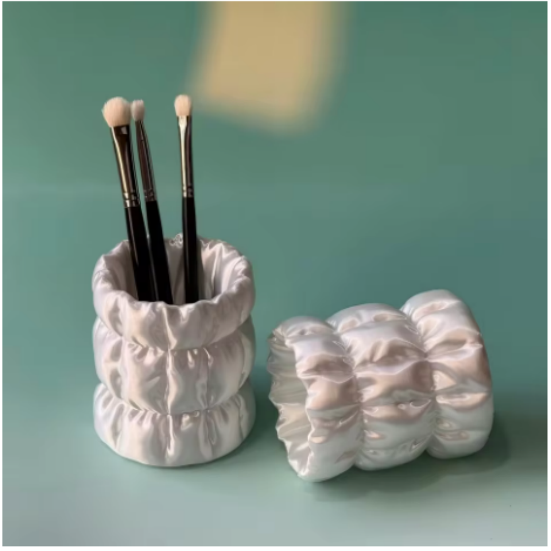 Cloud Ruched Satin Makeup Brus – Luxury Skincare And Makeup Brands Bewertung und Preis